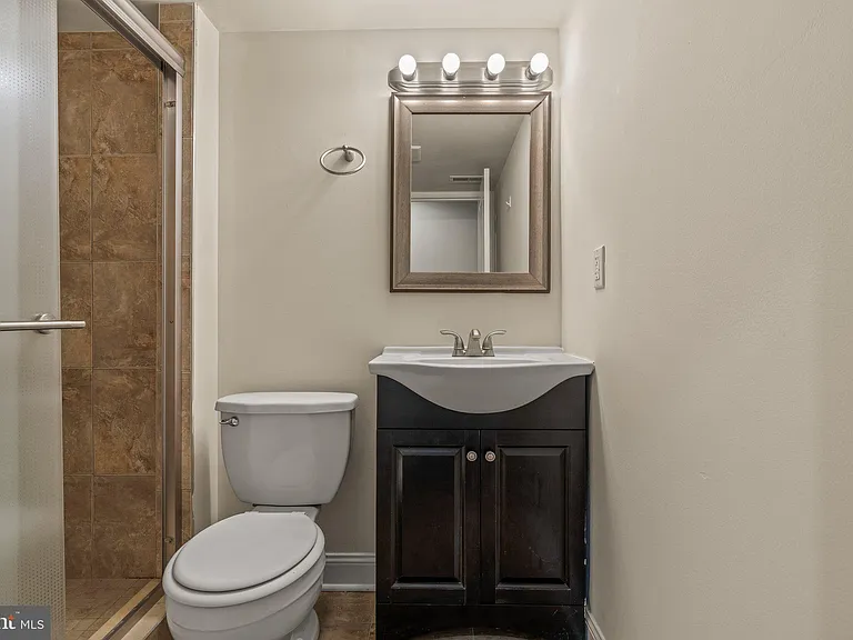 1724 W Master St #C — Photo 10