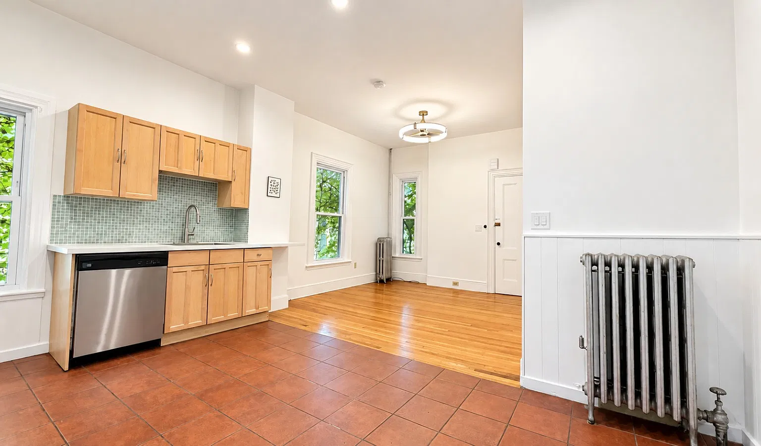 2 bed, 730 sqft, $3,300 — Photo 2