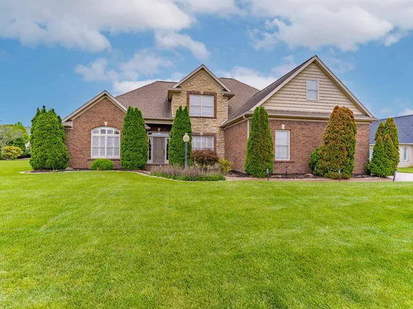 2084 Long Cove Cir, Newburgh, IN 47630