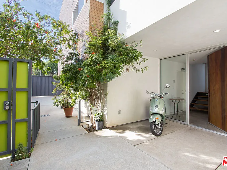 1046 6th Ave — Photo 4