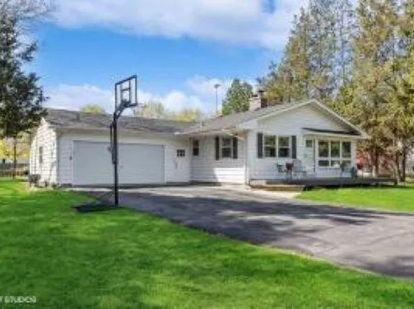 123 E Jefferson St, New Buffalo, MI 49117