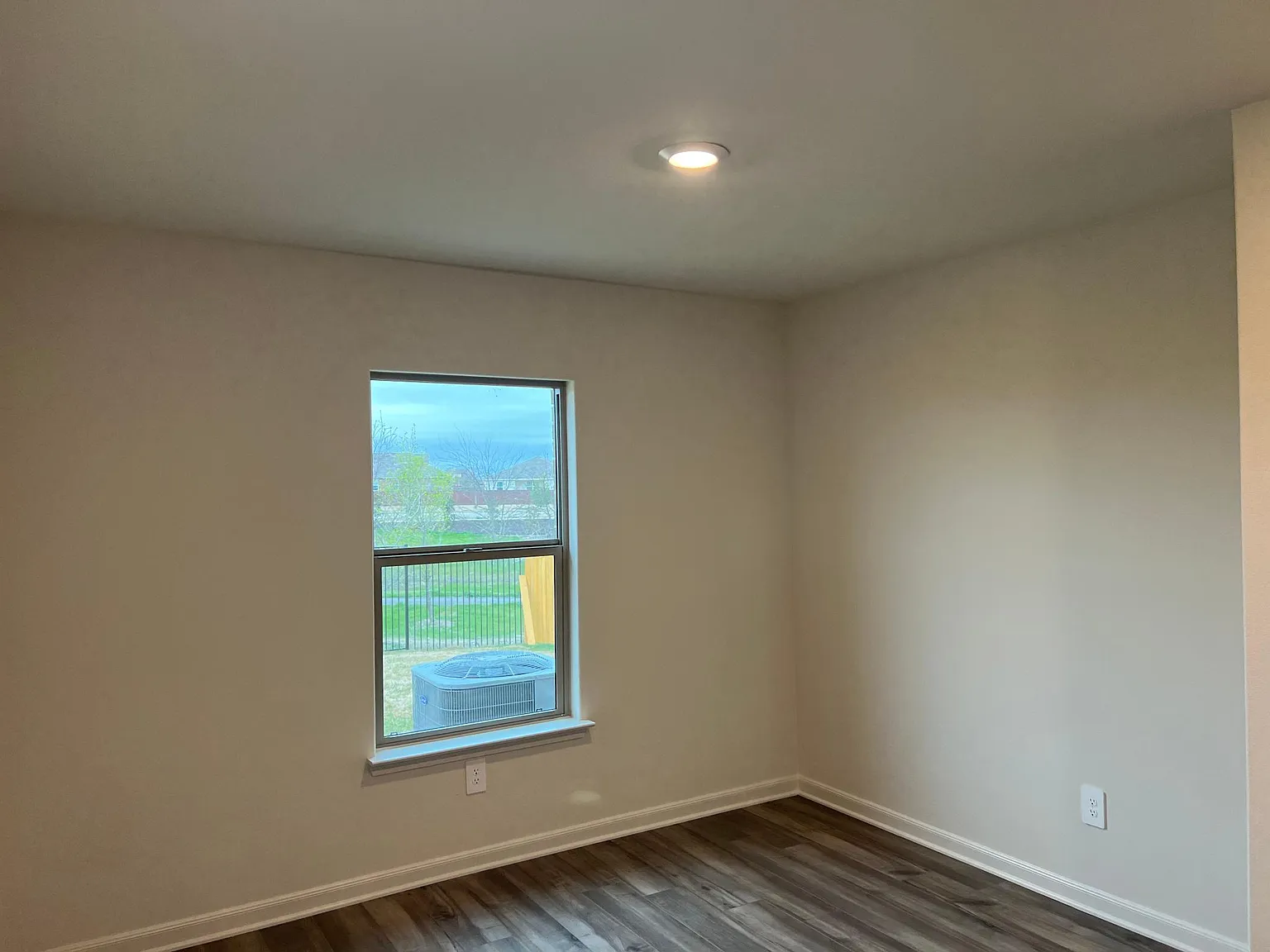 3086 Chillingham Dr — Photo 2