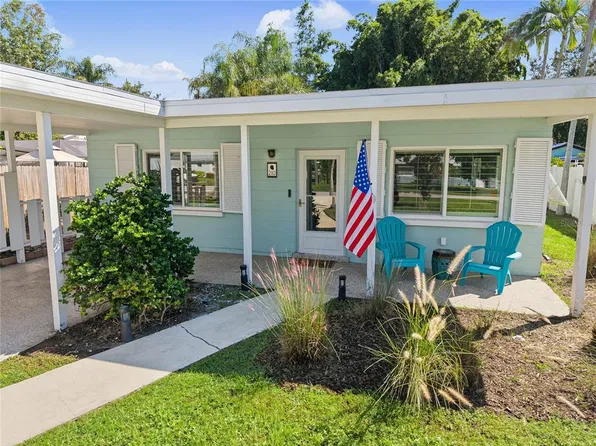 210 BRIGGS COURT, SARASOTA, FL 34237