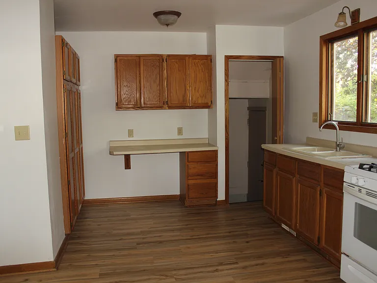 2430 Superior St — Photo 15