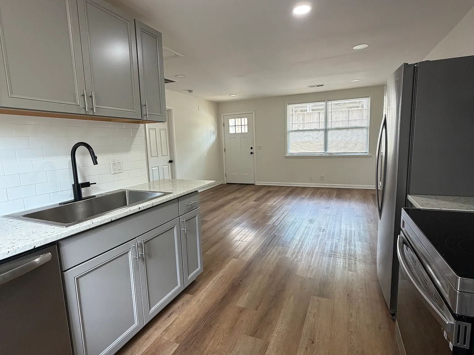1101 Summit Ave — Photo 4