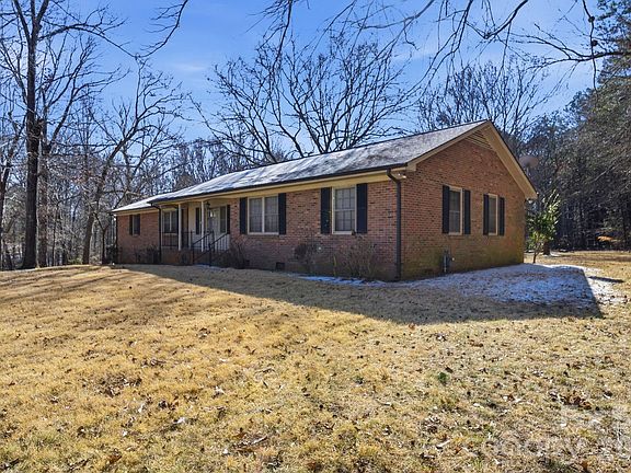 3rd image of 1889 Berrywood Ln