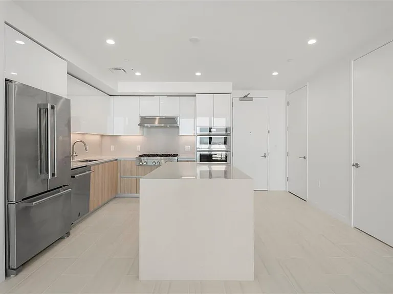 400 Central Ave #1709 — Photo 5