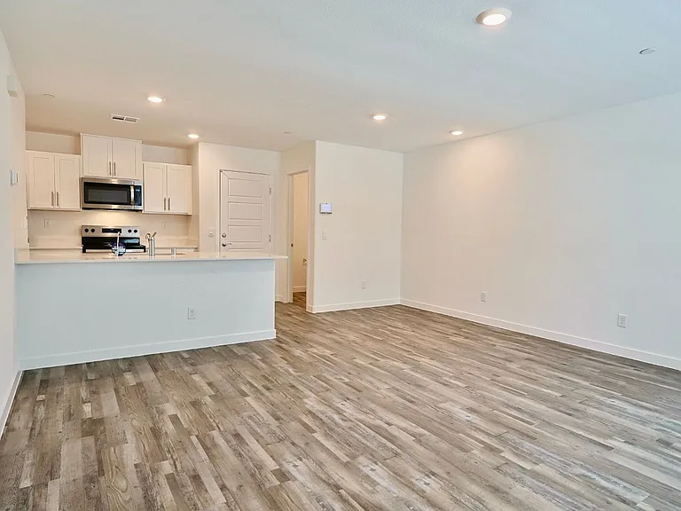 9859 Hidden Pass Ave — Photo 6