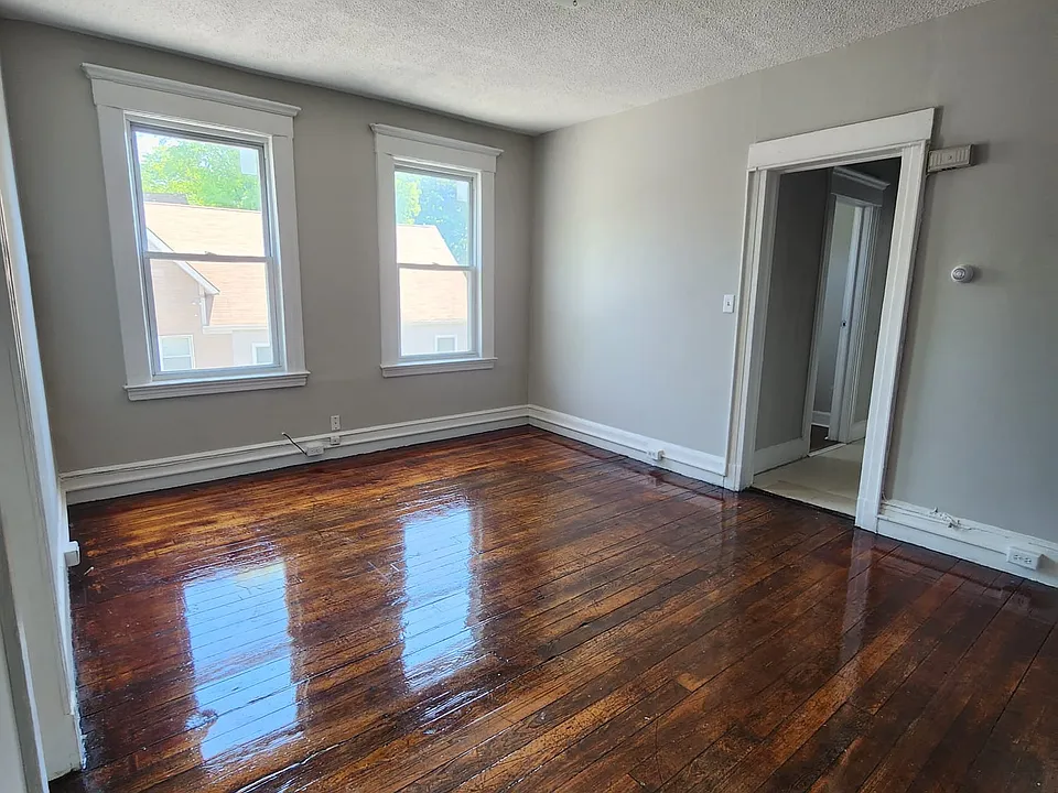 52 Dickerman St #22L