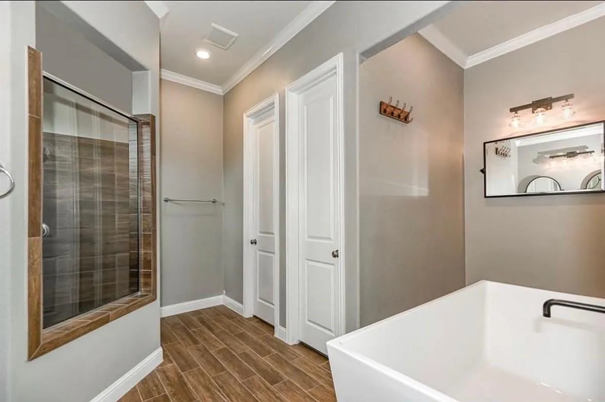 4 bed, 2.0 bath, 2298 sqft, $2,600 — Photo 4