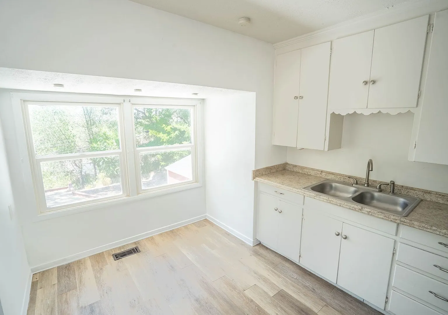 2941 Madison Ave — Photo 3