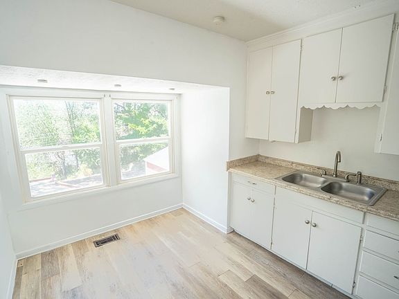 3rd image of 2941 Madison Ave