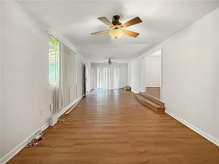 1668 Laurelwood Dr SW — Photo 10