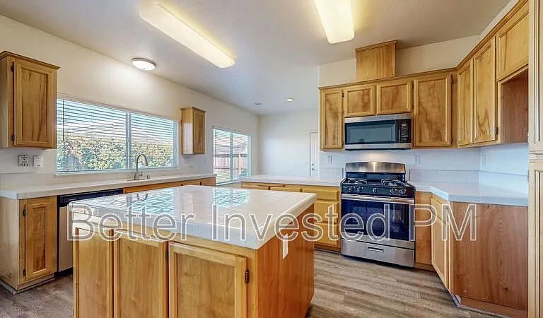 329 Hansbery Way — Photo 4