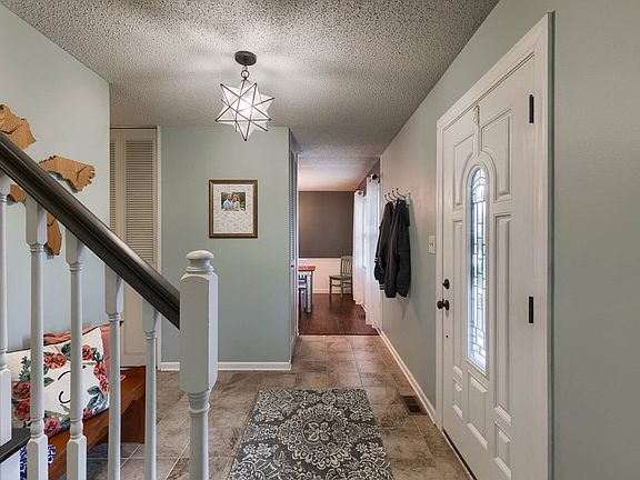 3rd image of 2206 Merriewood Dr