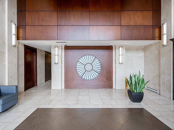 4th image of 2345 Madison Ave #905