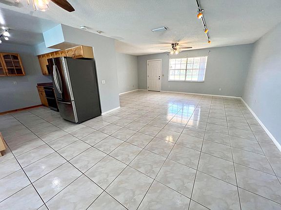 4th image of 3119 Caribb Way