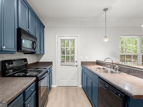 5th image of 5016 Lower Elm St