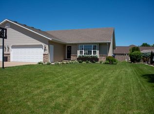 W2844 Brookhaven Dr, Appleton, WI 54915