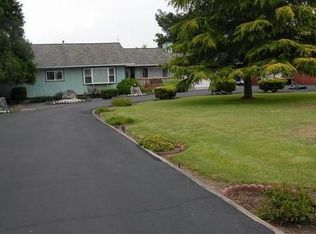 2107 Chester Dr, Penngrove, CA 94951