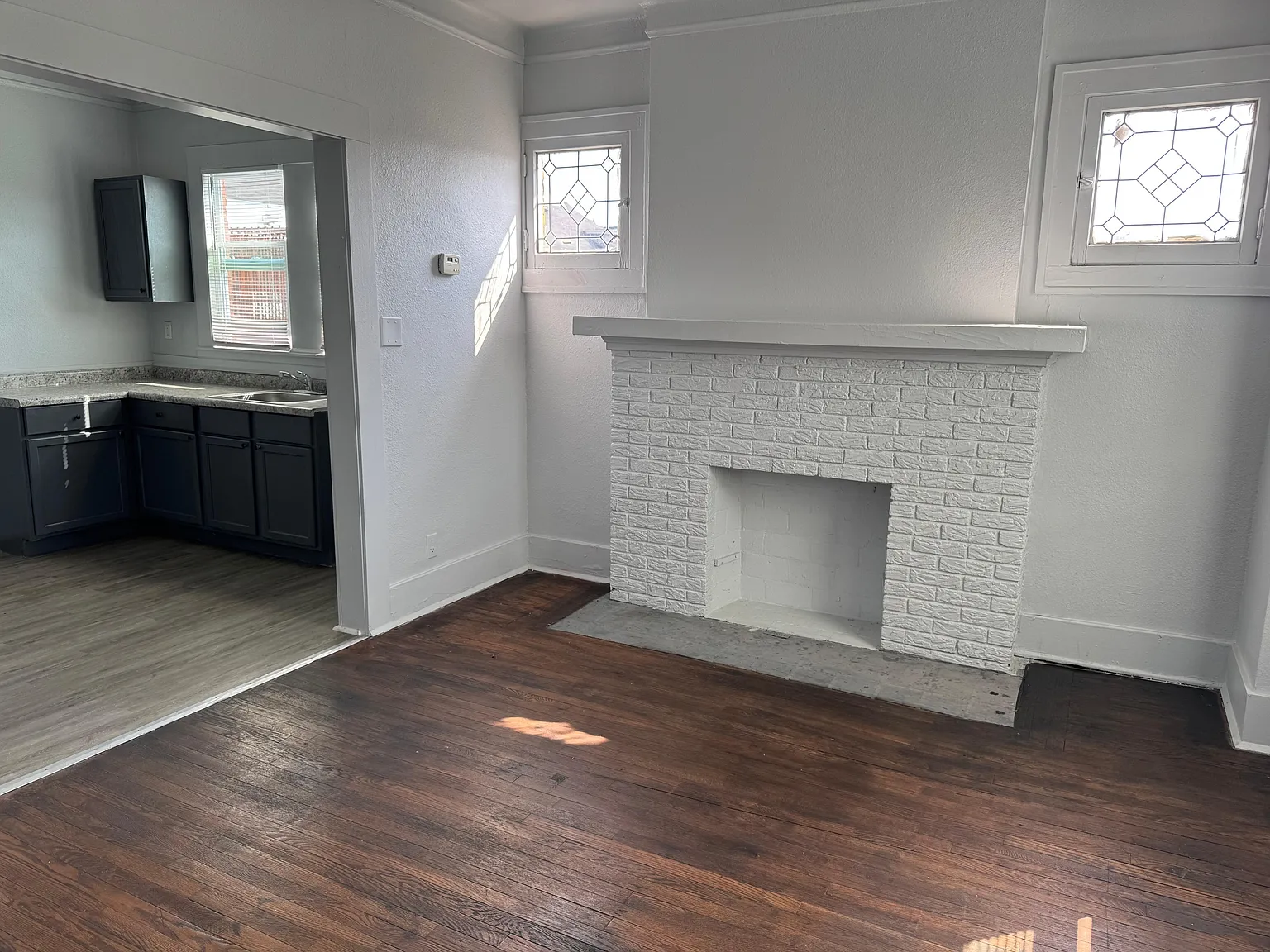 3724 Wager Avenue - 3 (3726 A1) UP Right — Photo 2