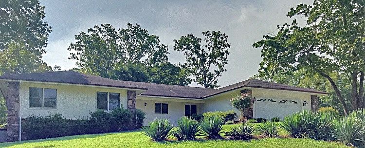 1st image of 8 Churchill Dr