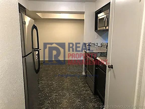 4th image of 2222 E 66th Pl S #1202