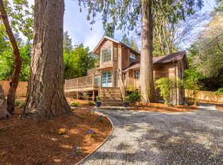 8930 NE Shore Dr, Indianola, WA 98342