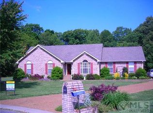 206 Arrowood Dr, Cottontown, TN 37048