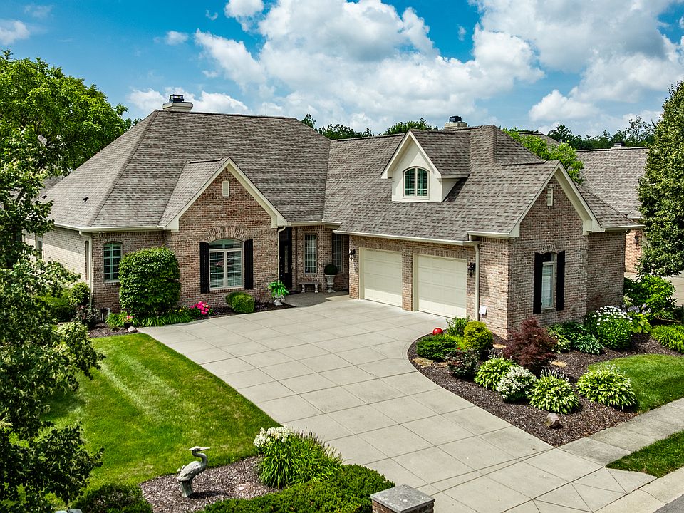 1st image of 451 Burlington Ln