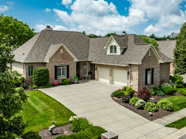 451 Burlington Ln, Carmel, IN 46032