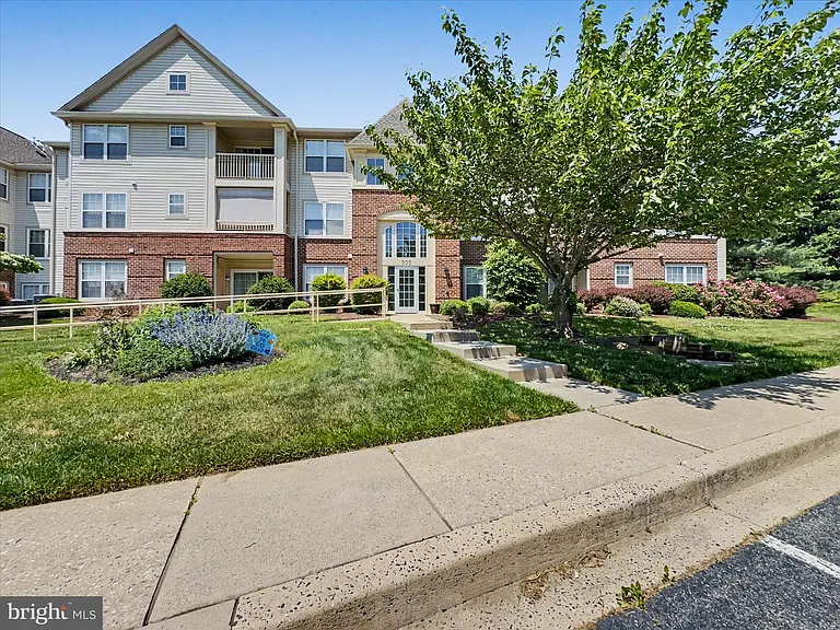 300 Tall Pines Ct #A-1 — Photo 1