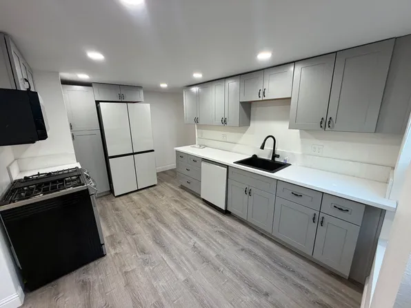 2427 J St, Sacramento, CA 95816