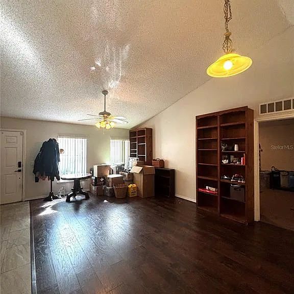 8 Botany Ln — Photo 5