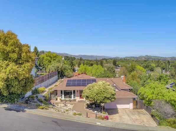 439 La Cresta Drive, Vacaville, CA 95688