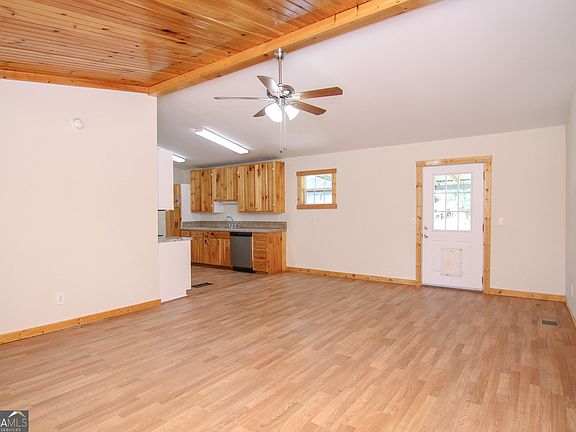 3rd image of 48 Forest Ave