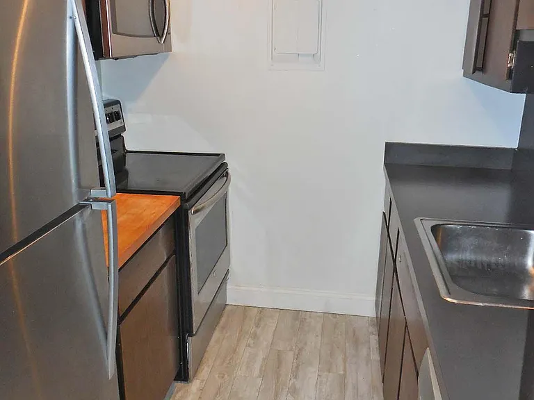 2116 Pauline Blvd #302 — Photo 5