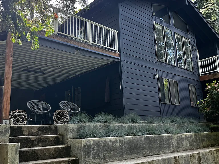 10065 NW Ash St — Photo 1
