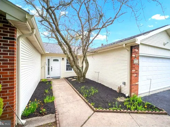 22 Delaware Ct, Newtown, PA 18940