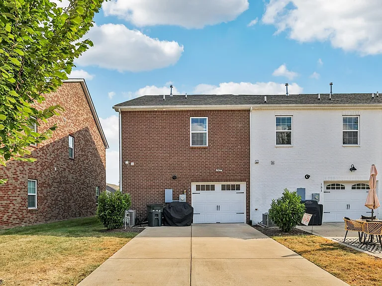 133 Saddlewood Ln — Photo 17