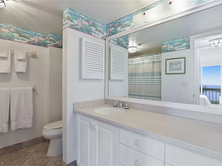 5501 Heron Point Dr #702 — Photo 17