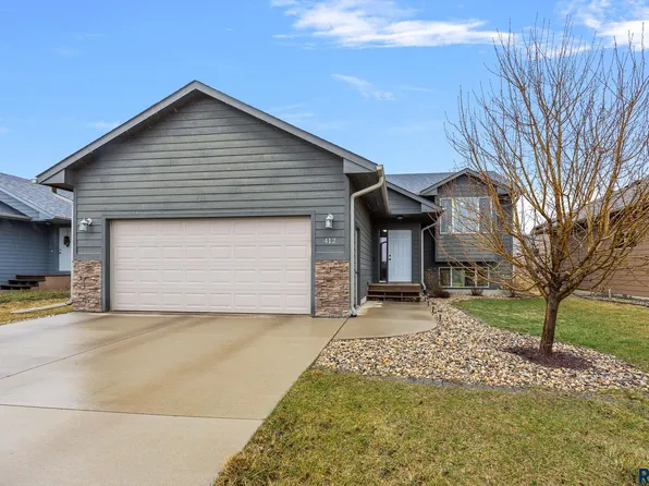 412 Macey Ave, Harrisburg, SD 57032