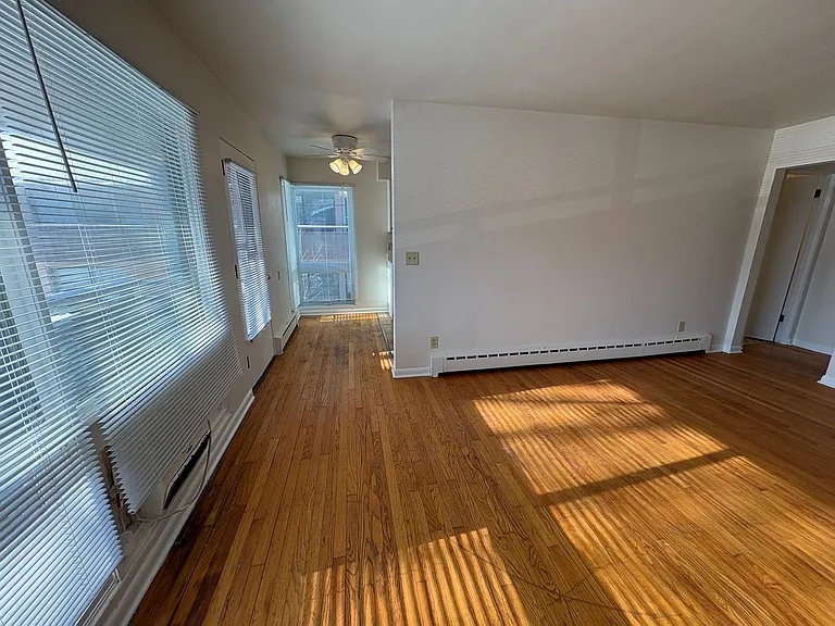 Shepard Terrace Apartments — Photo 35