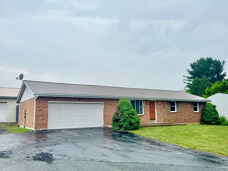 8325 Schantz Rd — Photo 2
