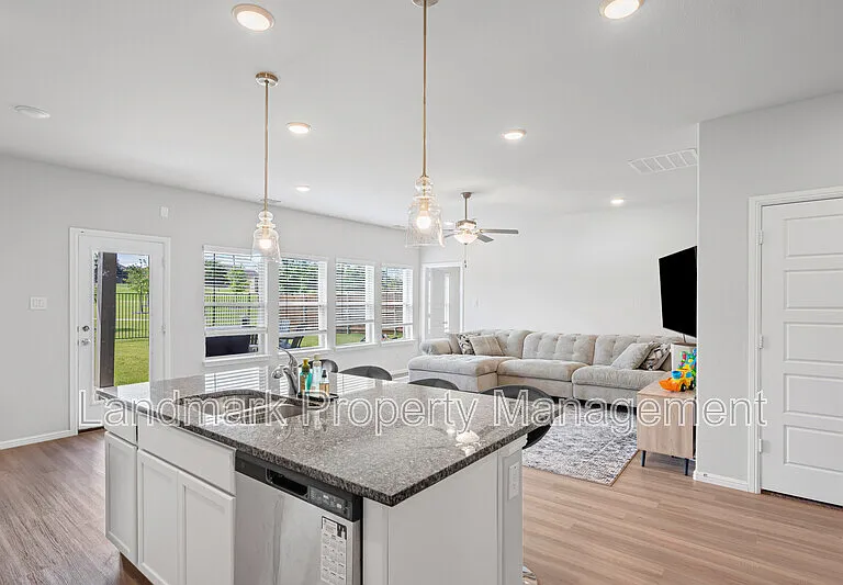1206 Fox Chase Dr — Photo 14