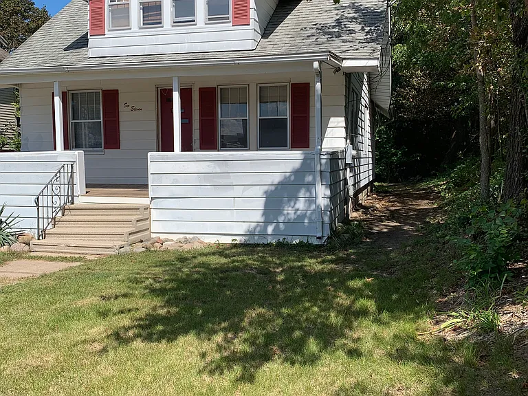 611 Cliff St — Photo 1