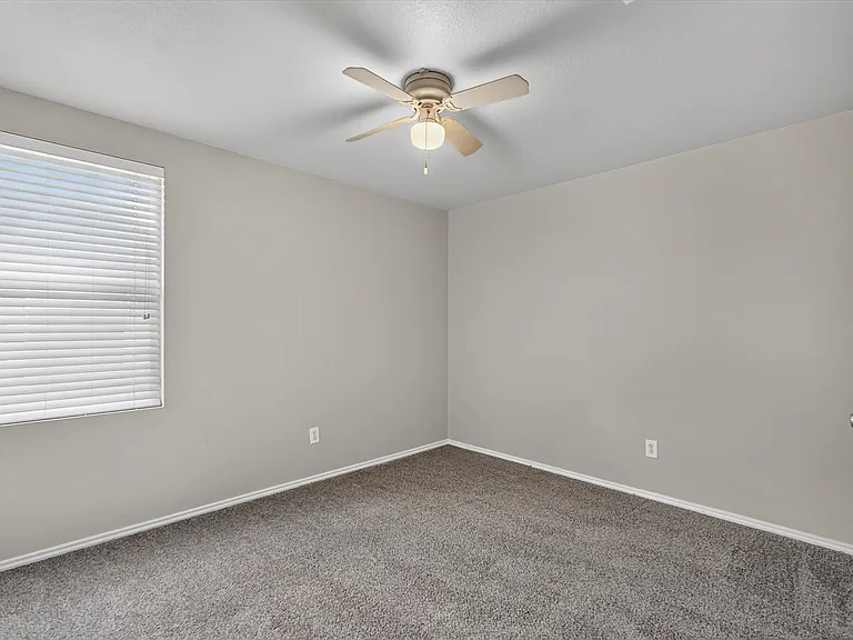 2805 Cameron Way — Photo 12