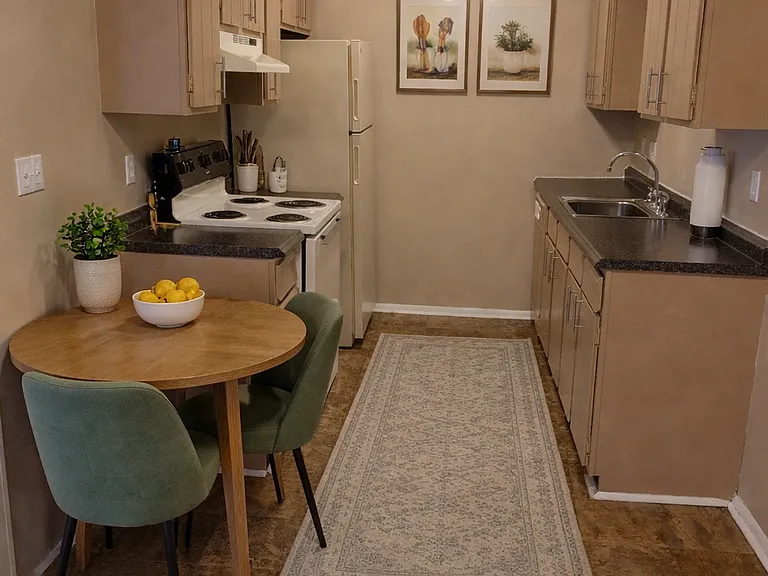Boulder Creek Apartments — Photo 12