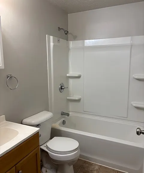 1750 Normandy Dr #4 — Photo 5