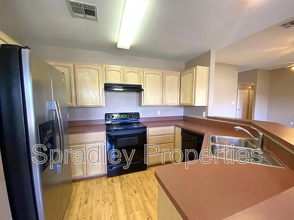 4th image of 2318 Kingsbury Dr